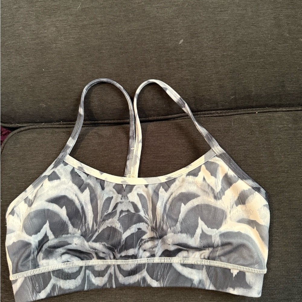 Lululemon Gray Floral Racerback Sports Bra with Moisture-Wicking Fabric